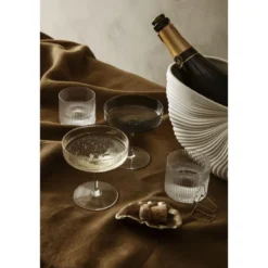 ferm LIVING Glas 4er-Set Ripple klar