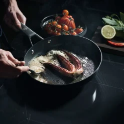 Fiskars Bratpfanne 26 cm Taiten schwarz