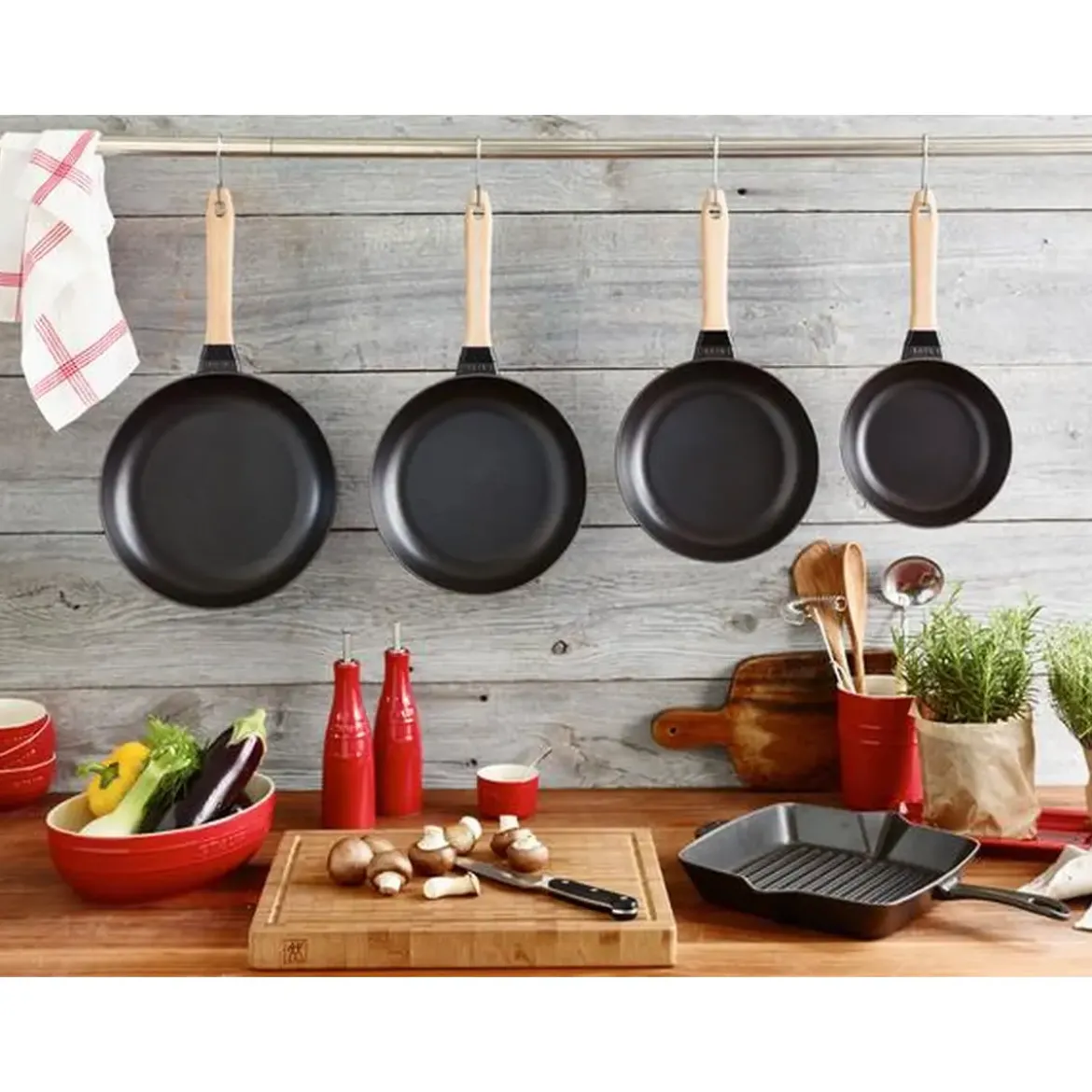 Staub Bratpfanne 28 cm schwarz