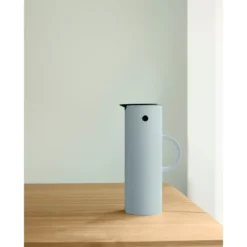 Stelton EM77 Isolierkanne 1,0 l Soft Cloud