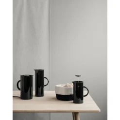 Stelton Isolierkanne EM77 1l schwarz