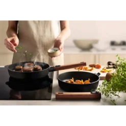 Woll Guss-Flachpfanne 24 cm Eco Logic QXR schwarz